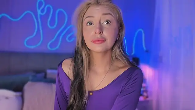 Snapshot of Sofly_s chatting on February 18, 11:50 am Sofly s online show from February 18, 11:50 am