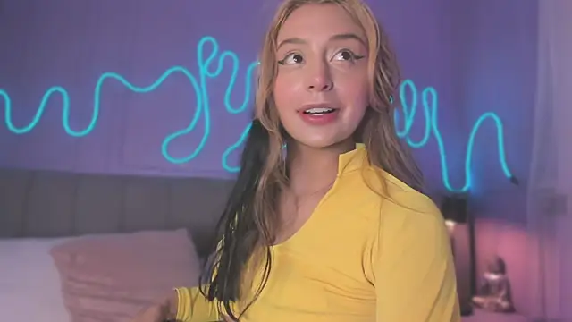 Sofly s online show from December 20, 11:57 am