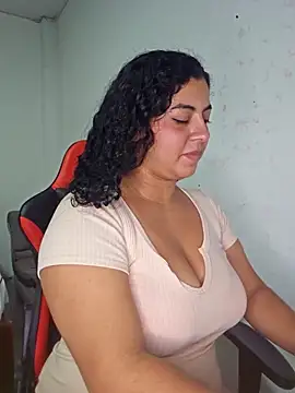 Snapshot of Mary_pinkish chatting on February 17, 5:25 am Mary pinkish online show from February 17, 5:25 am