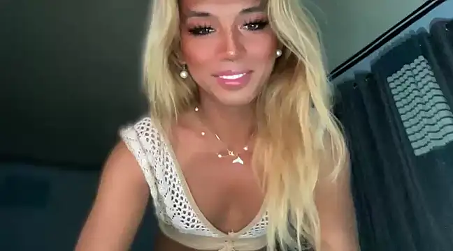 Snapshot of cockprincess_diannaxx chatting on January 7, 6:14 pm cockprincess diannaxx online show from January 7, 6:14 pm