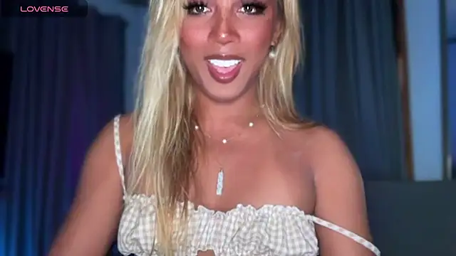 Snapshot of cockprincess_diannaxx chatting on November 18, 3:54 am cockprincess diannaxx online show from November 18, 3:54 am