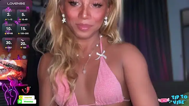 Snapshot of cockprincess_diannaxx chatting on December 14, 3:28 pm cockprincess diannaxx online show from December 14, 3:28 pm