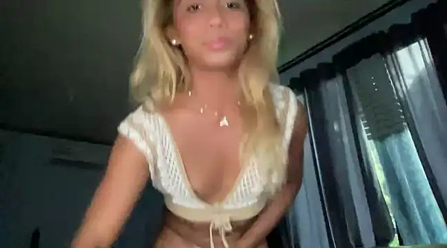 Snapshot of cockprincess_diannaxx chatting on December 31, 9:10 am cockprincess diannaxx online show from December 31, 9:10 am