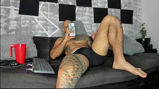 leonidas 18k online show from May 4, 3:59 pm