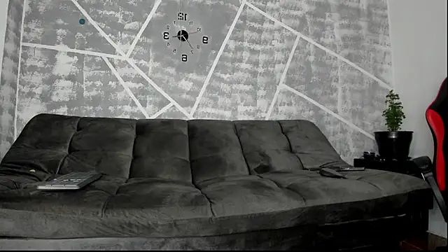 leonidas 18k online show from February 12, 4:07 pm