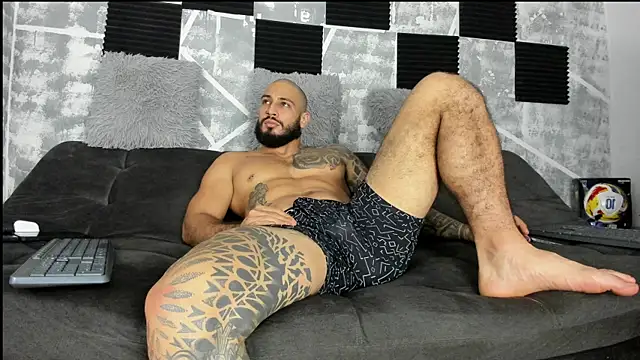 Snapshot of leonidas_18k chatting on June 10, 3:30 am leonidas 18k online show from June 10, 3:30 am