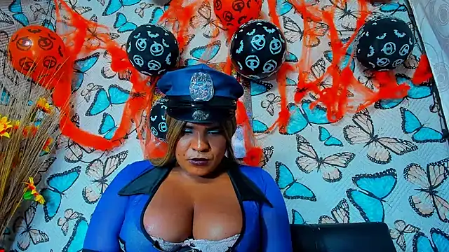 Snapshot of luciana_osorno chatting on November 1, 12:17 am luciana osorno online show from November 1, 12:17 am