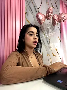 Victoria adaams online show from December 4, 9:03 pm