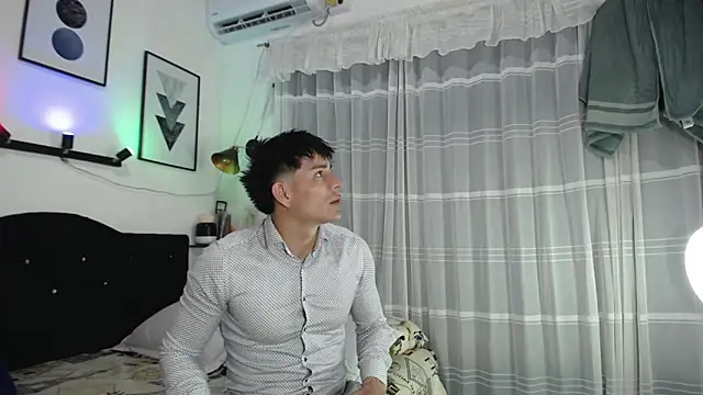 Tomas and liam online show from February 13, 9:15 pm