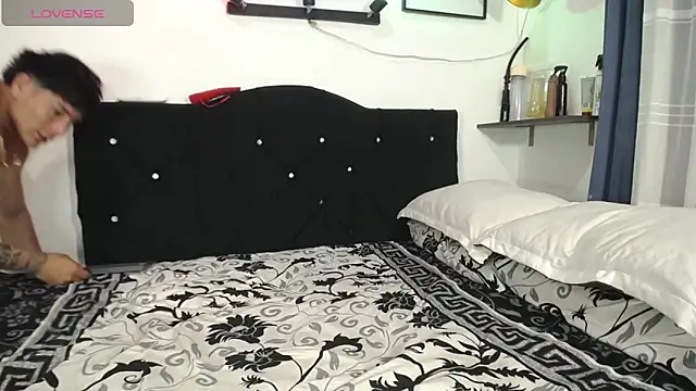 Tomas and liam online show from April 11, 3:36 am