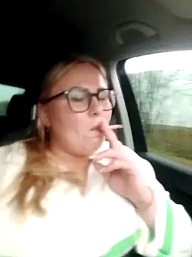 Snapshot of Robyn_Lea chatting on November 8, 12:42 pm Robyn Lea online show from November 8, 12:42 pm