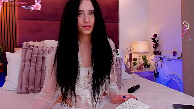 Snapshot of VanessaAngel chatting on April 30, 6:09 am VanessaAngel online show from April 30, 6:09 am