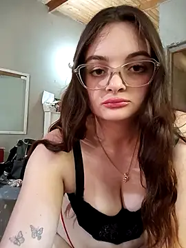 Emmacut online show from November 10, 4:56 pm