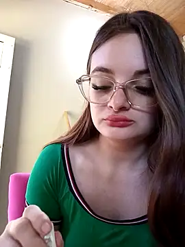 Emmacut online show from October 20, 4:51 pm