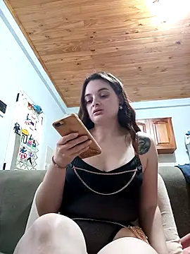 Emmacut online show from October 9, 1:11 pm