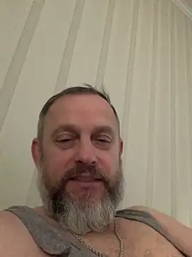 Snapshot of GHsveter chatting on February 25, 10:15 am GHsveter online show from February 25, 10:15 am