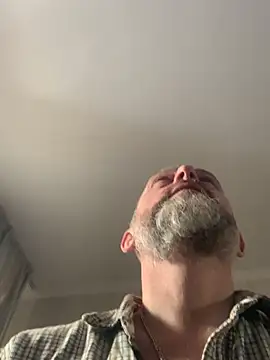 Snapshot of GHsveter chatting on February 10, 11:09 am GHsveter online show from February 10, 11:09 am