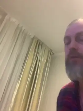 Snapshot of GHsveter chatting on February 12, 9:25 pm GHsveter online show from February 12, 9:25 pm