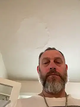 GHsveter online show from May 3, 8:19 am
