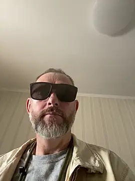 Snapshot of GHsveter chatting on June 5, 6:52 am GHsveter online show from June 5, 6:52 am