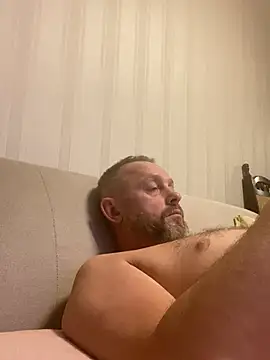 Snapshot of GHsveter chatting on July 13, 9:14 pm GHsveter online show from July 13, 9:14 pm