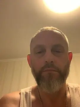 Snapshot of GHsveter chatting on March 1, 10:32 pm GHsveter online show from March 1, 10:32 pm