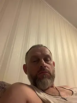 Snapshot of GHsveter chatting on March 3, 11:34 pm GHsveter online show from March 3, 11:34 pm