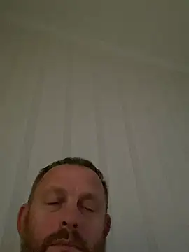 Snapshot of GHsveter chatting on June 25, 5:18 pm GHsveter online show from June 25, 5:18 pm