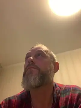 Snapshot of GHsveter chatting on February 15, 9:25 pm GHsveter online show from February 15, 9:25 pm