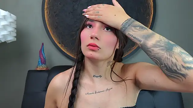 miss sharlotte18 online show from March 26, 6:06 pm