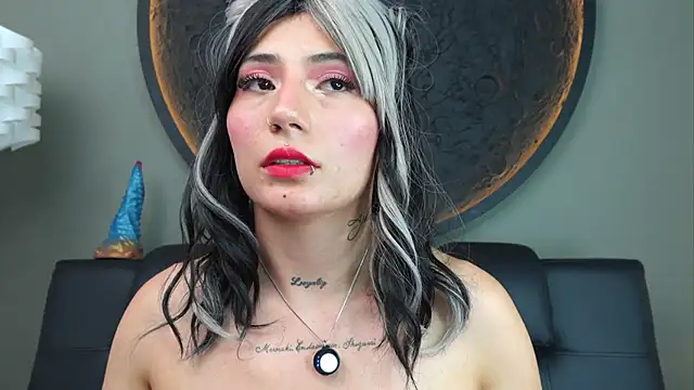 miss sharlotte18 online show from October 30, 6:05 pm