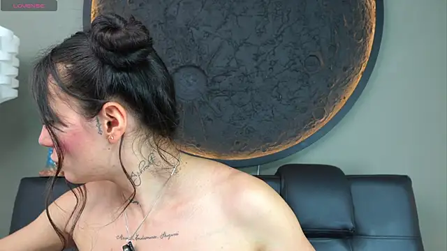 miss sharlotte18 online show from November 5, 6:11 pm