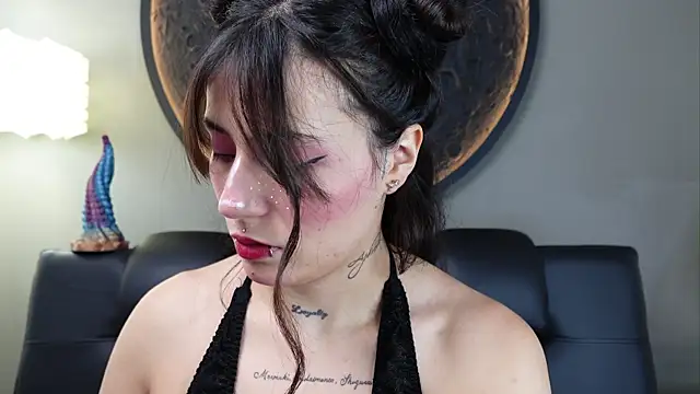 miss sharlotte18 online show from April 3, 11:05 am