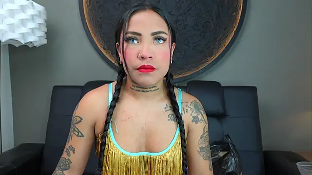 Snapshot of miss_vaiolette chatting on October 30, 11:08 am miss vaiolette online show from October 30, 11:08 am