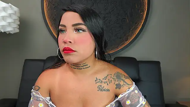 Snapshot of miss_vaiolette chatting on December 16, 11:03 am miss vaiolette online show from December 16, 11:03 am