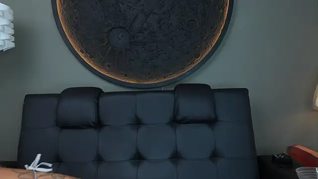 Snapshot of miss_vaiolette chatting on October 24, 11:09 am miss vaiolette online show from October 24, 11:09 am