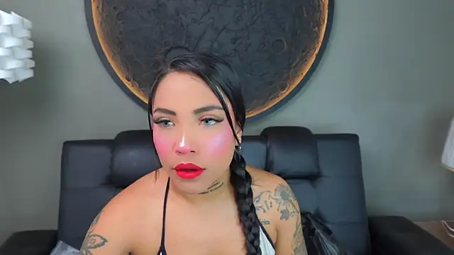 miss vaiolette online show from March 31, 11:01 am