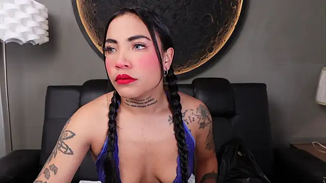 Snapshot of miss_vaiolette chatting on June 26, 11:05 am miss vaiolette online show from June 26, 11:05 am