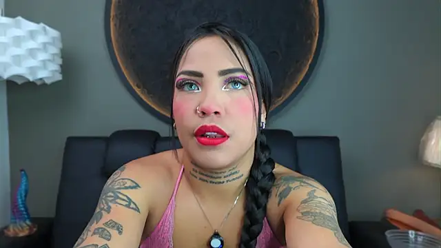 Snapshot of miss_vaiolette chatting on October 25, 11:09 am miss vaiolette online show from October 25, 11:09 am