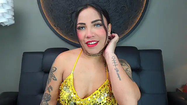 Snapshot of miss_vaiolette chatting on November 29, 11:21 am miss vaiolette online show from November 29, 11:21 am