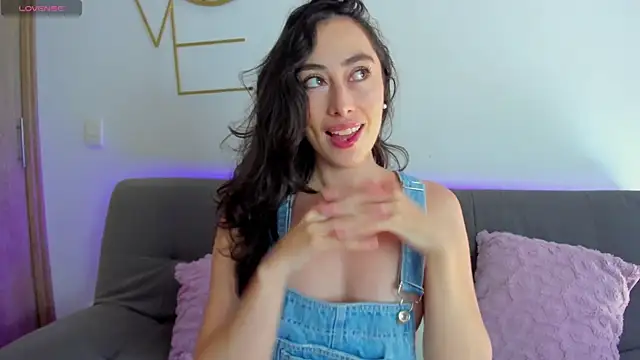 Amatiista online show from January 15, 4:21 pm