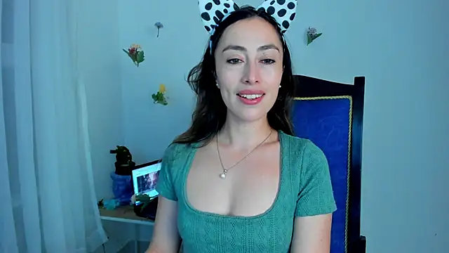 Snapshot of Amatiista chatting on February 19, 10:45 am Amatiista online show from February 19, 10:45 am