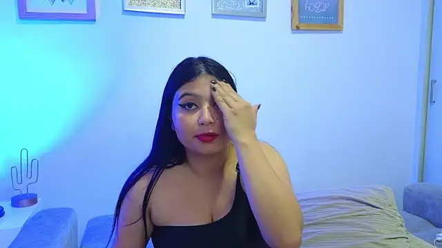 Snapshot of annylouis chatting on December 3, 7:24 pm annylouis online show from December 3, 7:24 pm