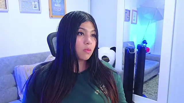 Snapshot of annylouis chatting on November 15, 7:40 pm annylouis online show from November 15, 7:40 pm