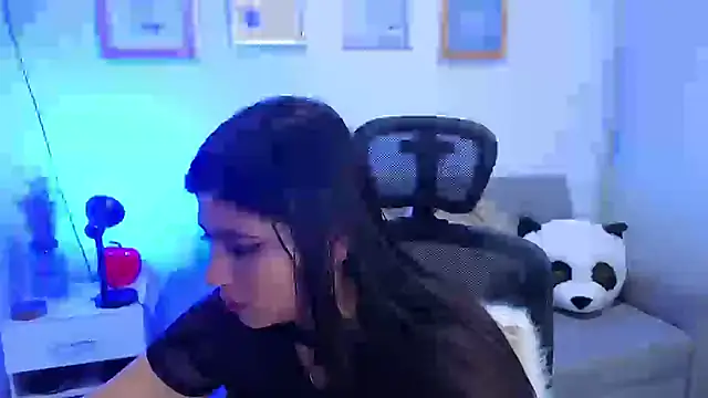 Snapshot of annylouis chatting on November 7, 7:29 pm annylouis online show from November 7, 7:29 pm