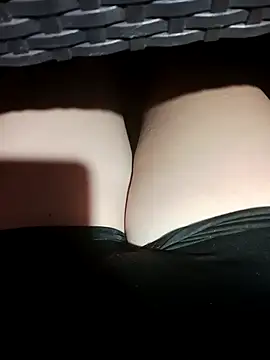 Snapshot of wetpussy1984xxx chatting on January 17, 10:33 am wetpussy1984xxx online show from January 17, 10:33 am