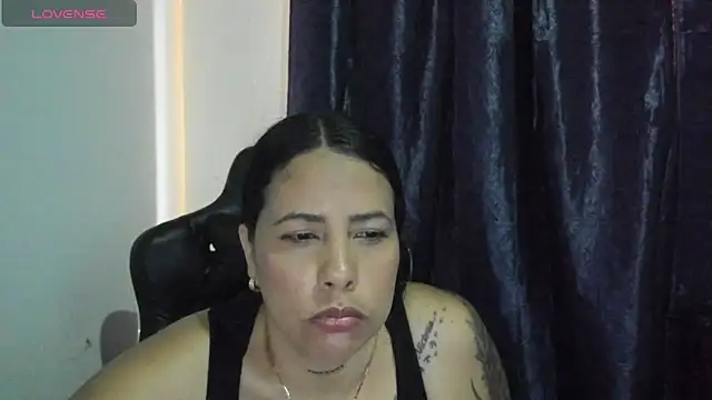 Bianka olivetto021 online show from May 22, 9:24 pm