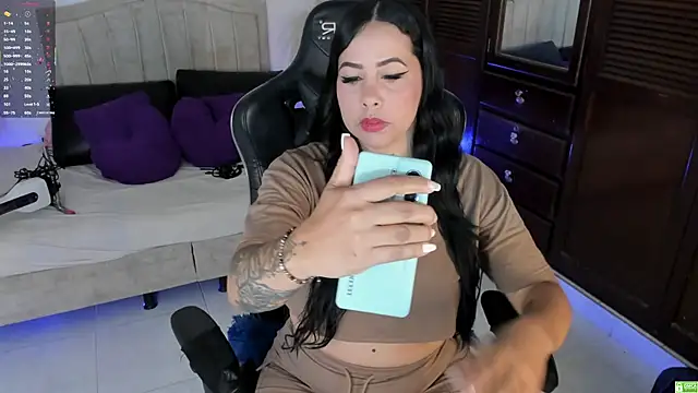 Bianka olivetto021 online show from December 17, 2:38 am