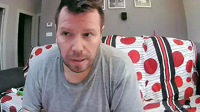 Snapshot of txan9876 chatting on November 23, 10:58 am txan9876 online show from November 23, 10:58 am