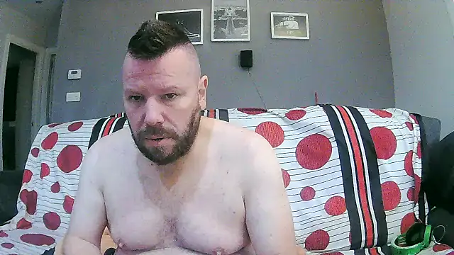 Snapshot of txan9876 chatting on December 18, 1:59 pm txan9876 online show from December 18, 1:59 pm